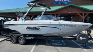 (S8288) 2023 Malibu Boats 23 LSV